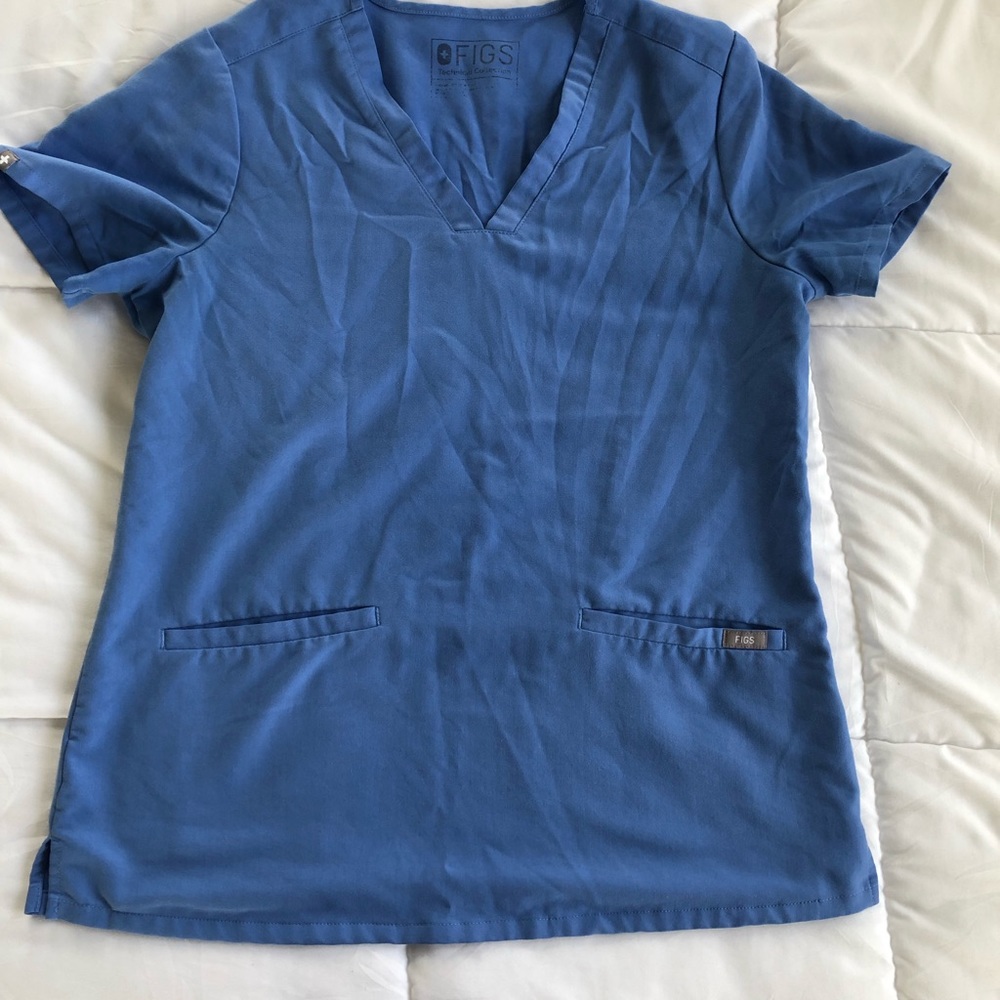Figs Casma top